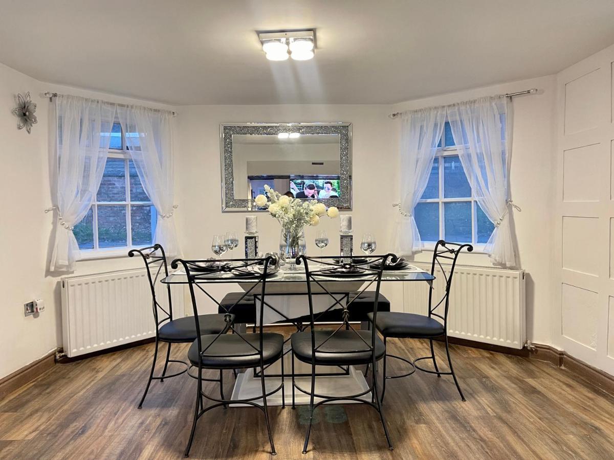 Tollgate House - Luxury Cozy Cottage - Huge Hot Tub - Alton Towers 基德尔 外观 照片