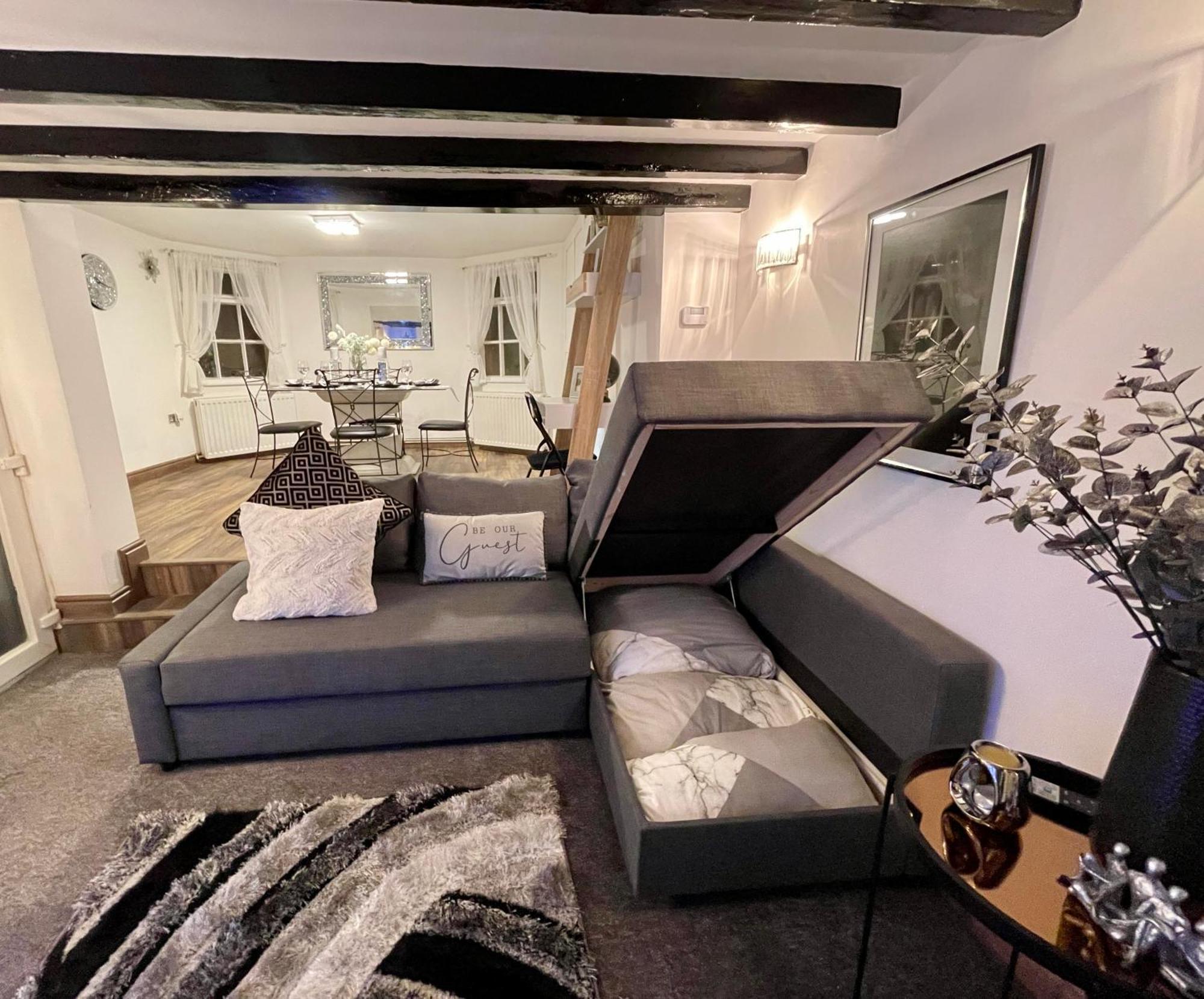 Tollgate House - Luxury Cozy Cottage - Huge Hot Tub - Alton Towers 基德尔 外观 照片