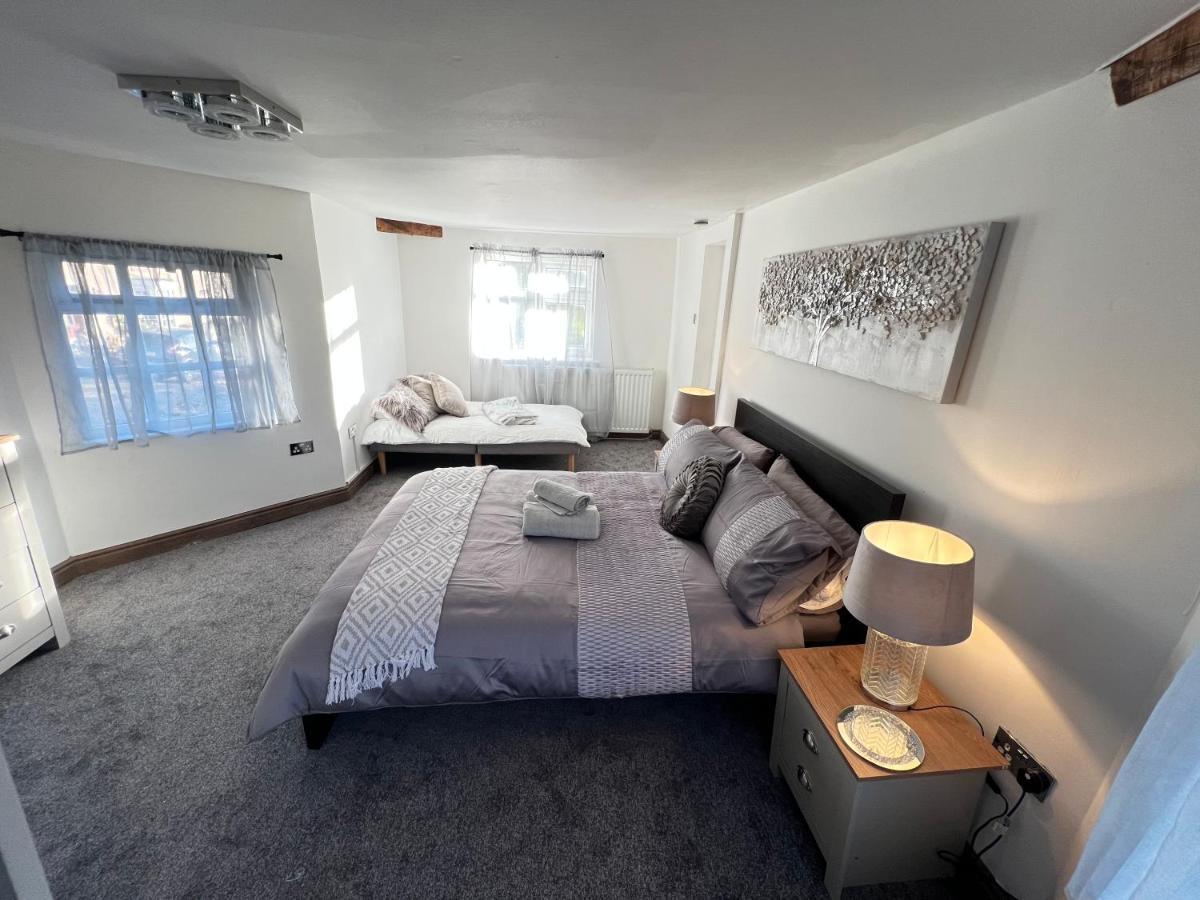 Tollgate House - Luxury Cozy Cottage - Huge Hot Tub - Alton Towers 基德尔 外观 照片